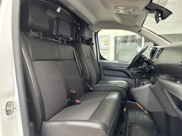 Peugeot EXPERT 231S 2.0 BlueHDI 120 Premium Pack/ Trekhaak/ Zij-Schuifdeur rechts/ 3-Zitplaatsen voor!/ Camera/ Half-Leder/ Bumpers in kleur/ Apple + Android/ Navi/ Airco/ Cruise/ Bluetooth/ Armsteun/ Multi. Stuur/ Mistl./ PDC/ LED Dagrijver