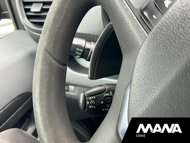 Peugeot EXPERT 231S 2.0 BlueHDI 180PK Automaat Premium Stoelverwarming Imperiaal Trekhaak Cruise Navi