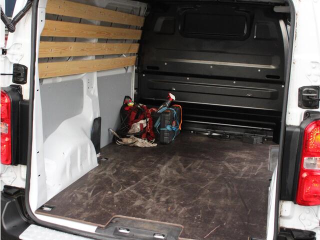 Peugeot EXPERT Standard Premium 1.5 BlueHDI 120PK 3-Zits, Trekhaak, Betimmering, Airco, Navigatie