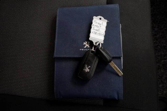 Peugeot EXPERT 2.0 BlueHDI 120pk Automaat L3 Premium D.C. Navi/Camera/2x Schuifdeur 03-2021