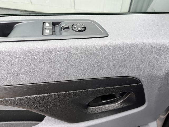 Peugeot EXPERT 1.5 BlueHDI Marge BTW en BPM vrij!! Airco Cruise controle Navigatiesysteem 2-Persoons Parkeerhulp achter Apple carplay 1e eigenaar Euro 6 Bpm en Btw vrij voor particulier gebruik !!