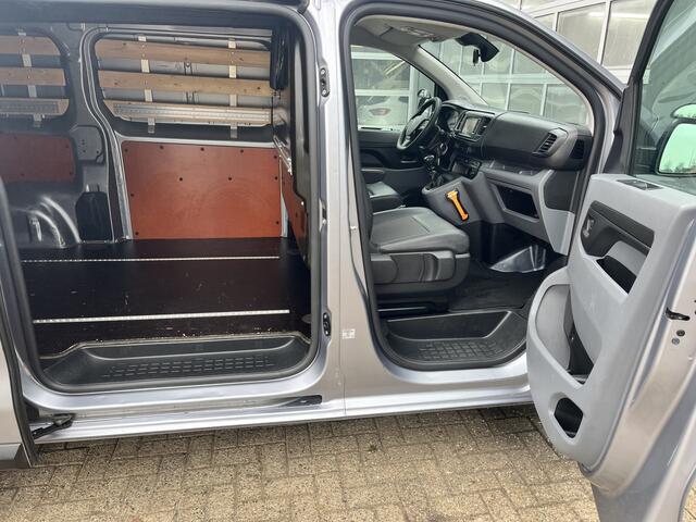 Peugeot EXPERT 1.5 BlueHDI Marge BTW en BPM vrij!! Airco Cruise controle Navigatiesysteem 2-Persoons Parkeerhulp achter Apple carplay 1e eigenaar Euro 6 Bpm en Btw vrij voor particulier gebruik !!