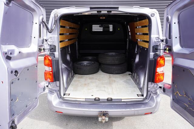 Peugeot EXPERT 180pk Automaat L2H1 Premium Trekhaak Apple Carplay Parkeersensoren Camera Cruise control