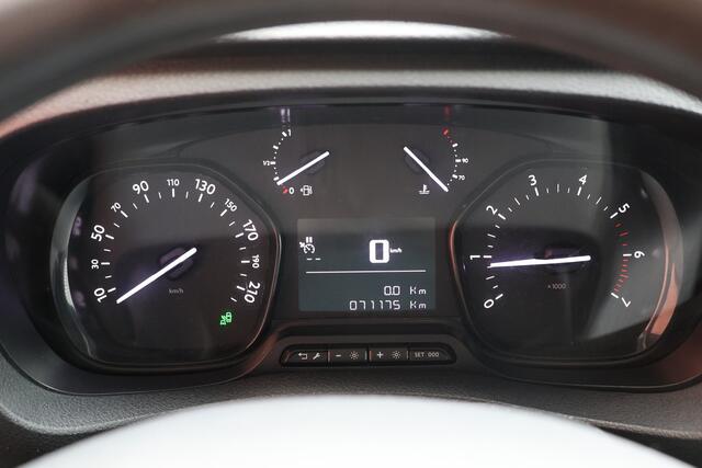 Peugeot EXPERT 2.0 BlueHDI Premium | CarPlay | PDC | Lederen bekleding | Trekhaak | Betimmering | Cruise control | NAP Logisch | Nieuwe APK