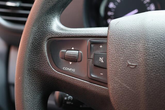 Peugeot EXPERT 2.0 BlueHDI Premium | CarPlay | PDC | Lederen bekleding | Trekhaak | Betimmering | Cruise control | NAP Logisch | Nieuwe APK