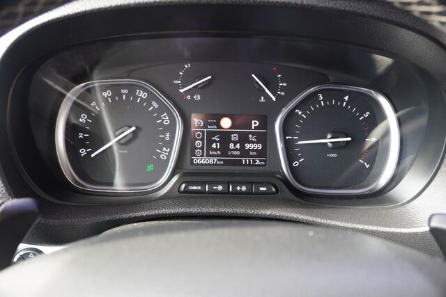 Peugeot EXPERT 2.0 BlueHDI 180 Long Sport DC - 5 PERS. - CARPLAY - HEAD UP - LEDER - KEYLESS -