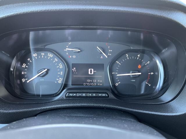 Peugeot EXPERT 1.5 BlueHDI Marge BTW en BPM vrij!! Airco Cruise controle Navigatiesysteem 2-Persoons Parkeerhulp achter Apple carplay 1e eigenaar Euro 6 Bpm en Btw vrij voor particulier gebruik !!