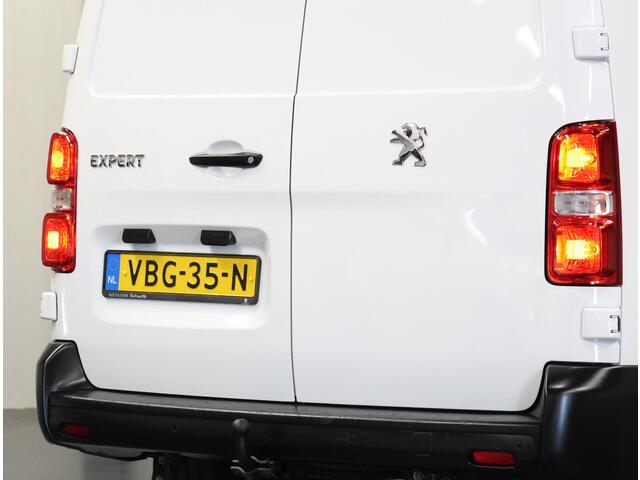 Peugeot EXPERT 2.0 BlueHDI 120PK Premium DC | 1ste Eigenaar | Airco | Cruise Control | Camera | 5 Persoons! | Armsteun | Parkeersensoren | Trekhaak | Laadvloer + Betimmering |