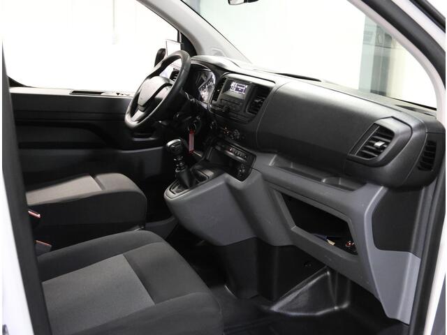 Peugeot EXPERT 2.0 BlueHDI 120PK Premium DC | 1ste Eigenaar | Airco | Cruise Control | Camera | 5 Persoons! | Armsteun | Parkeersensoren | Trekhaak | Laadvloer + Betimmering |
