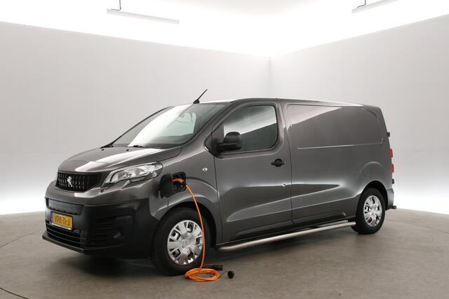 Peugeot EXPERT Elektrisch Standard Premium 75 kWh L2H1 | Snelladen | SOH 90% | Airco | Camera | Cruise | Carplay | Parkeersens.