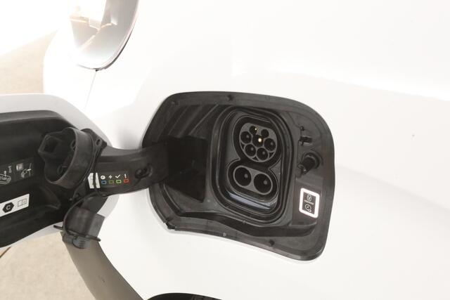 Peugeot EXPERT Elektrisch 75 kWh L3H1 | Snelladen | SOH 94% | Airco | Cruise | 3 Zits | Carplay | Parkeersens.
