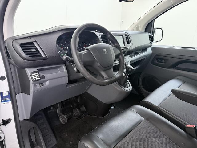 Peugeot EXPERT 2.0HDI 123PK 3-Persoons Euro 6 Imperiaal 2X Schuifdeur Trekhaak 360°Camera BlindSpot Assistent Apple Carplay Android Auto Cruise Control DAB Pdc Premium Betonplex Vloer Wandbetimmering Regen-Lichtsensor 2.500KG Trekgewicht 1e Eigenaar Origineel Nederlands