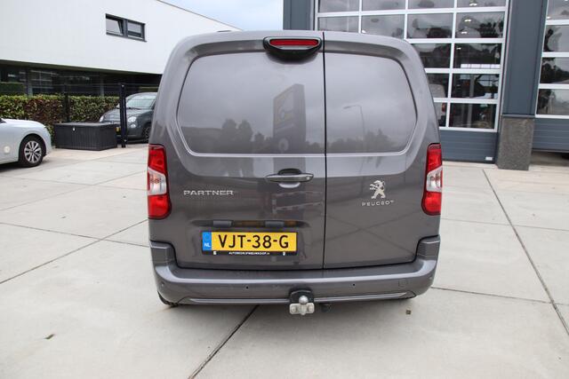 Peugeot PARTNER 1.5 B-Hdi Asphalt 3 pers. Carplay-Camera, Leder, Stoelvw, 1e eig, trekhaak Prijspakker!