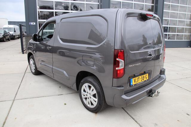 Peugeot PARTNER 1.5 B-Hdi Asphalt 3 pers. Carplay-Camera, Leder, Stoelvw, 1e eig, trekhaak Prijspakker!