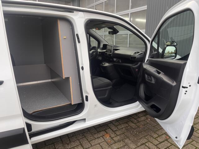 Peugeot PARTNER 1.5 Blue HDI Automaat Airco Cruise controle Trekhaak 1000kg Parkeerhulp achter Schuifdeur Telefoonverbinding Multimedia Android Apple carplay 2-Persoons 1e eigenaar Euro 6