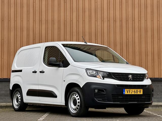 Peugeot PARTNER 1.5 BlueHDI Premium | 1e Eigenaar! | Cruise Control | Parkeersensoren Achter | Apple Carplay | Android Auto | Airconditioning | Centrale Deurvergrendeling | Navigatie