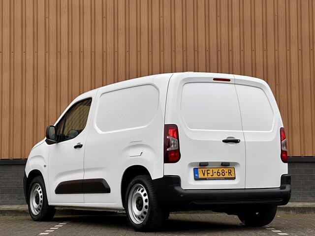 Peugeot PARTNER 1.5 BlueHDI Premium | 1e Eigenaar! | Cruise Control | Parkeersensoren Achter | Apple Carplay | Android Auto | Airconditioning | Centrale Deurvergrendeling | Navigatie