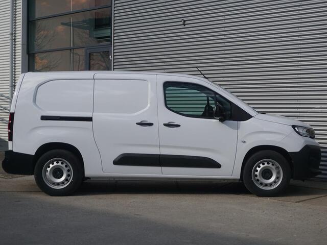 Peugeot PARTNER e-Partner L2 50 kWh | 2,9% rente | navi incl. Apple Carplay | 2x camera | 3-zitter | betimmering | parkeersensoren voor/achter | rijklaarprijs