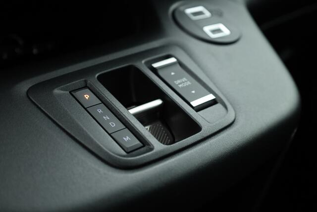 Peugeot PARTNER 1.5 BlueHDi 130 pk Automaat L1 | Navi | 10" scherm | Camera | Airco | KeyLess | 3 pers.