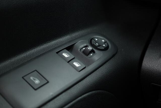 Peugeot PARTNER 1.5 BlueHDi 130 pk Automaat L1 | Navi | 10" scherm | Camera | Airco | KeyLess | 3 pers.