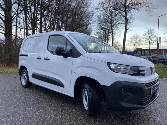 Peugeot PARTNER L1 1.5D 100 PK | GEEN BPM | 3-zits | Houten afwerking laadruimte | NAVI | Multimedia | Apple Carplay | Android Auto | DAB+ | Achteruitrijcamera | Dode hoek detectie | Parkeersensoren voor- en achter | Licht- en regensensor | Bestuurdersstoel comfort | Tre