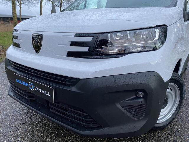 Peugeot PARTNER L1 1.5D 100 PK | GEEN BPM | 3-zits | Houten afwerking laadruimte | NAVI | Multimedia | Apple Carplay | Android Auto | DAB+ | Achteruitrijcamera | Dode hoek detectie | Parkeersensoren voor- en achter | Licht- en regensensor | Bestuurdersstoel comfort | Tre