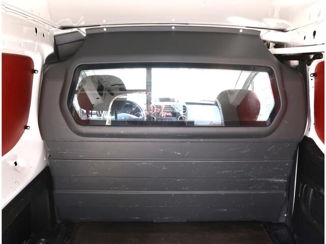 Peugeot PARTNER 1.6 Blue HDi Diesel 75 Pk Lengte 1. Airco * * Zijschuifdeur Rechts * Laadruimte Betimmert * Scheidingswand met Ruit * Kilometer Autopas Aanwezig * Vingerhoets; Vierde Generatie Eersteklas Service !