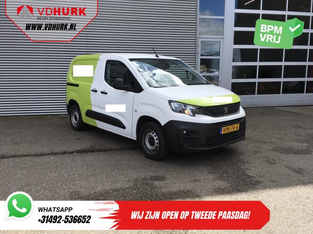 Peugeot PARTNER 1.5 HDI 100 pk BPM VRIJ! NL Auto/ 3 Pers./ Carplay/ Camera/ PDC/ Betimmerd/ Cruise/ Airco