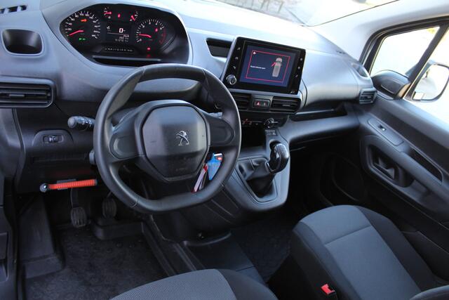 Peugeot PARTNER 1.5 BlueHDI Premium | Incl. 12 maanden Garantie | Navigatie | Trekhaak | Cruise controle | Parkeersensoren achter | Airco | Apple CarPlay/Android Auto | Origineel NL auto | NAP |