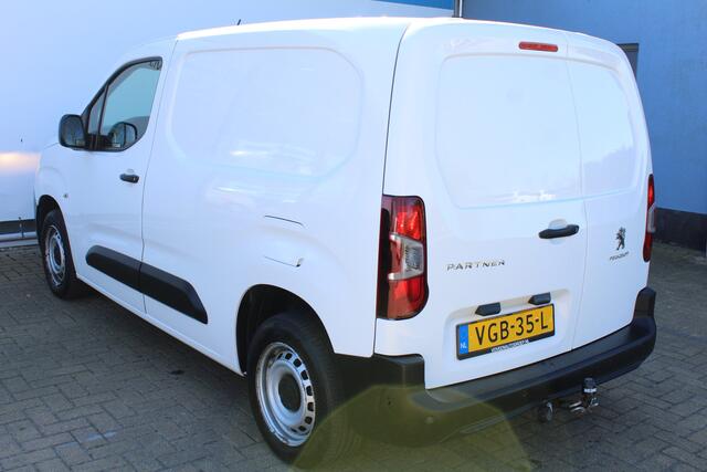 Peugeot PARTNER 1.5 BlueHDI Premium | Incl. 12 maanden Garantie | Navigatie | Trekhaak | Cruise controle | Parkeersensoren achter | Airco | Apple CarPlay/Android Auto | Origineel NL auto | NAP |