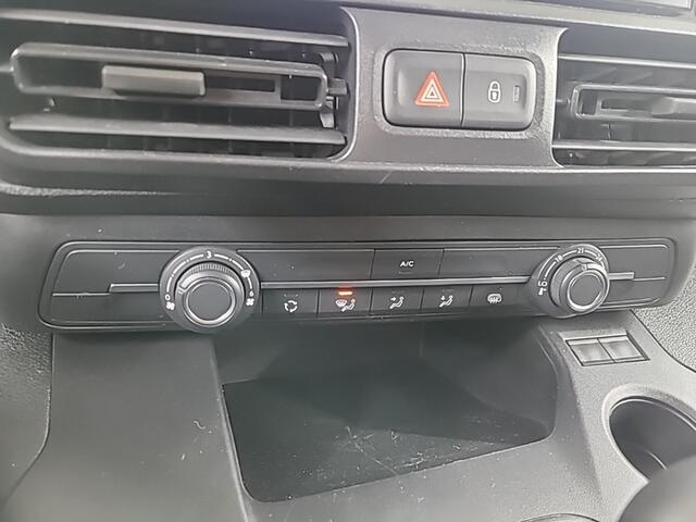 Peugeot PARTNER 1.5 BlueHDi 100 S&S L1 (102 PK) 1e-Eig. & Keurig-Onderh. BOVAG-Garantie. NL-Auto. Half-Leer, Apple-Carplay/Android-Auto, Cruisecontrol, Parkeersensoren, Bluetooth, DAB, Airco