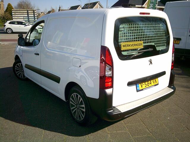 Peugeot PARTNER 120 1.6 BlueHDi 100 L1 Premium VOORZIEN VAN AIRCO+CRUISE+NAVIGATIE !!!!