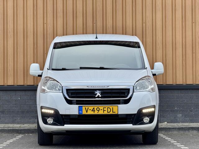 Peugeot PARTNER 120 1.6 VTi 98 L1 Profit+ | Benzine! | Marge | 3 Persoons | Apple Carplay | Android Auto | Trekhaak | Airconditioning | Cruise Control | Stoelverwarming | Parkeersensoren | Elektrische Spiegels |