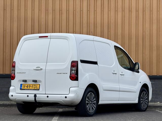 Peugeot PARTNER 120 1.6 VTi 98 L1 Profit+ | Benzine! | Marge | 3 Persoons | Apple Carplay | Android Auto | Trekhaak | Airconditioning | Cruise Control | Stoelverwarming | Parkeersensoren | Elektrische Spiegels |