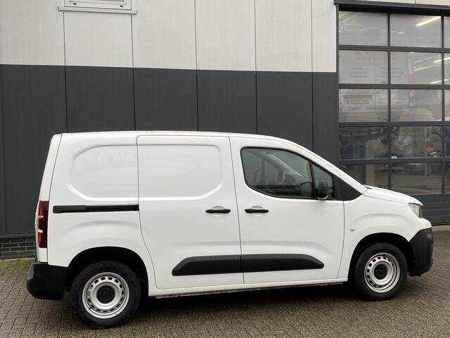 Peugeot PARTNER 1.5 BlueHDI Pro | Weinig kilometers | Cruise Control | Airconditioning | Rechter zijschuifdeur | Bluetooth | e-Call