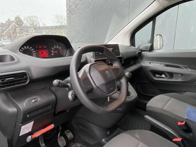 Peugeot PARTNER 1.5 BlueHDI Pro | Weinig kilometers | Cruise Control | Airconditioning | Rechter zijschuifdeur | Bluetooth | e-Call