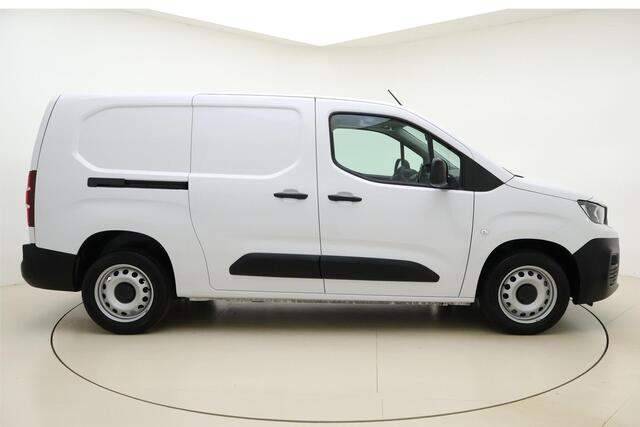 Peugeot PARTNER 1.5 BlueHDi 130pk S&S L2 | Trekhaak | Navigatie | Airco | Parkeercamera/-sensoren | Apple Carplay/Android Auto | Erg netjes!! |