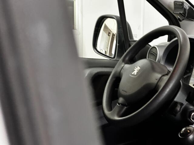 Peugeot PARTNER 120 1.6 BlueHDi 100 L1 Premium S&S/ Trekhaak/ Zij-Schuifdeur Rechts/ Airco/ Cruise/ Elek. pakket/ Bluetooth/ Armsteun.
