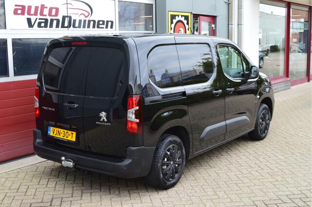 Peugeot PARTNER 1.5 BlueHDI Premium O.a: Trekhaak, Navi, Cruise, Carplay, Pdc, Betimmerde laadruimte, nette staat! Auto staat rijklaar! Vraagprijs is ex. btw!