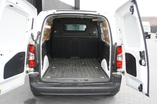 Peugeot PARTNER 1.2 110PK Benzine - Airco - Navi - Cruise - ¤ 11.950,- Excl.