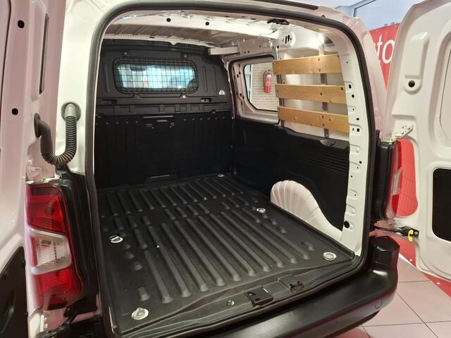 Peugeot PARTNER 1.2 Benzine Premium uitv., Airco, Navigatie