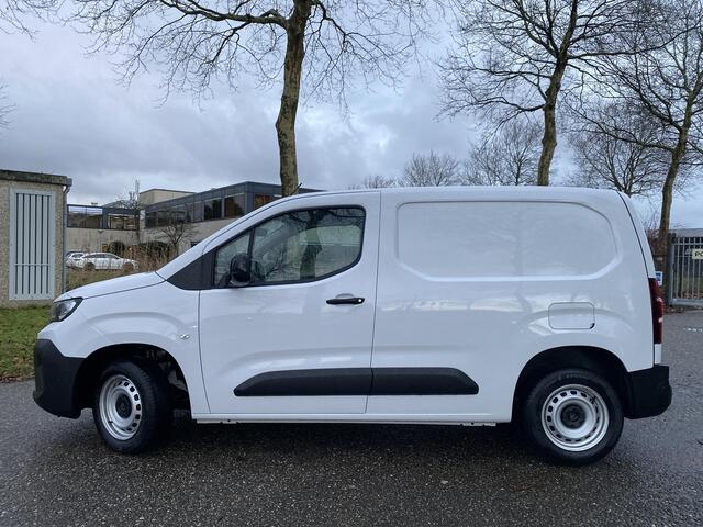 Peugeot PARTNER e-Partner L1 50 kWh 136pk | 8 jaar garantie | 0% financial lease | Apple Carplay | Android Auto | Multimedia | Achteruitrijcamera | Parkeersensoren achter | Digital cockpit | Stuurwielbediening | Bestuurdersstoel comfort | Armsteun | Warmtepomp | Vehicle 