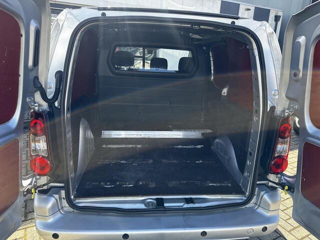 Peugeot PARTNER 120 1.6 BlueHDi 100 L1 Premium Pack S&S Navi | Cruise | Trekhaak | PDC | Bumpers in kleur