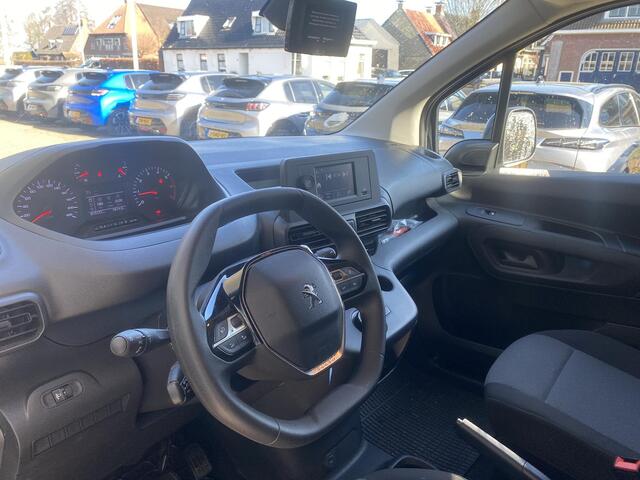 Peugeot PARTNER 1.5 BlueHDi 130 EAT8 S&S L1 | Achteruitrijcamera | Automaat | Parkeersensoren voor en achter | Airco | Cruise control | Trekhaak | Laadruimte Betimmering |