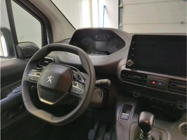 Peugeot PARTNER 1.2 Benzine 111PK Euro6 Premium / Airco / Navigatie / Cruise-ctr. / Schuifdeur + Raam / Radio multimedia