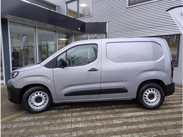Peugeot PARTNER e-Partner L1 50 kWh 136pk | 8 jaar garantie | 0% financial lease | 2-zits | Houten afwerking laadruimte | Multimedia | Draadloze Apple Carplay en Android Auto | Achteruitrijcamera | Parkeersensoren achter | Digital cockpit | Stuurwielbediening | Bestuurde