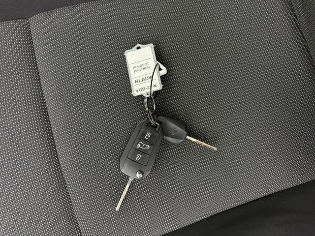 Peugeot PARTNER 1.5 BlueHDI Asphalt | 3-Persoons | Navigatie | Camera | Airco | Cruise | Betimmering