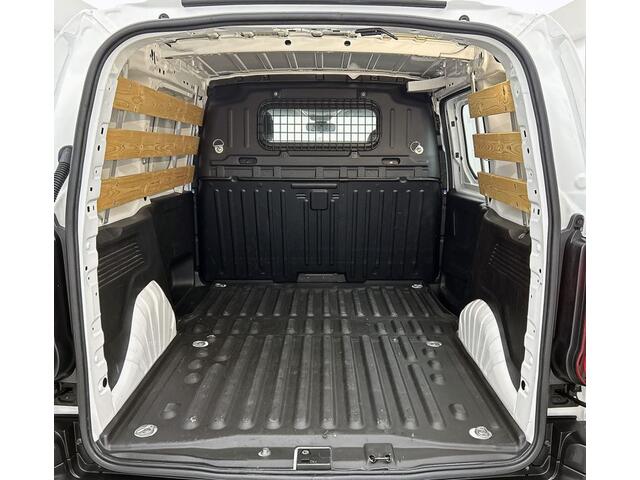 Peugeot PARTNER 1.2 Benzine 111PK Euro6 Premium / Airco / Navigatie / Cruise-ctr. / Schuifdeur + Raam / Radio multimedia