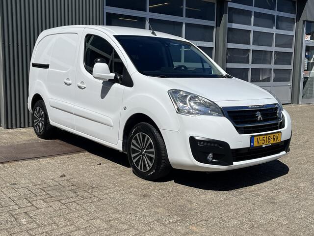Peugeot PARTNER 120 1.6 BlueHDi Airco Cruise controle Trekhaak 1250kg trekgewicht 3-Peroons Parkeerhulp achter Schuifdeur Kastinrichting Euro 6 Bpm vrij voor particulier gebruik!!