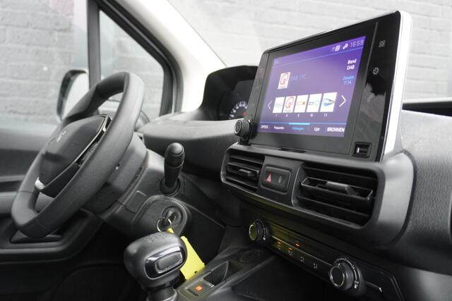 Peugeot PARTNER 1.2 110PK BENZINE ! - Airco - Cruise - PDC - ¤12.499,- Excl.